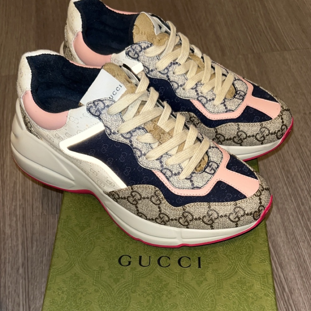 Gucci sneakers FOR SALE!